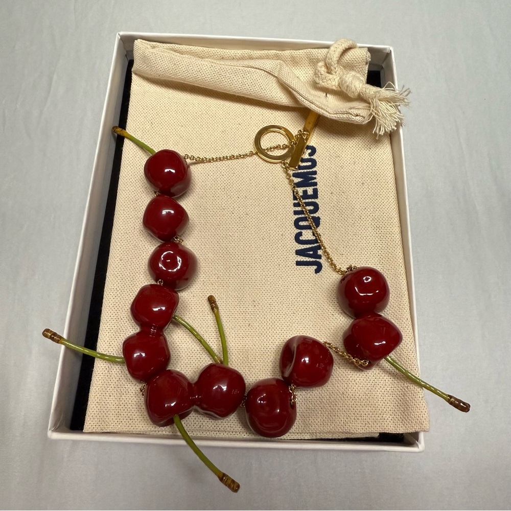 JACQUEMUS cherry necklaces - Picture 11 of 16